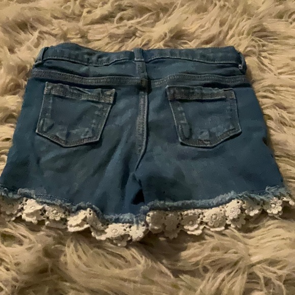 Old Navy distress look denim shorts. Girls size 5t. - Picture 3 of 7